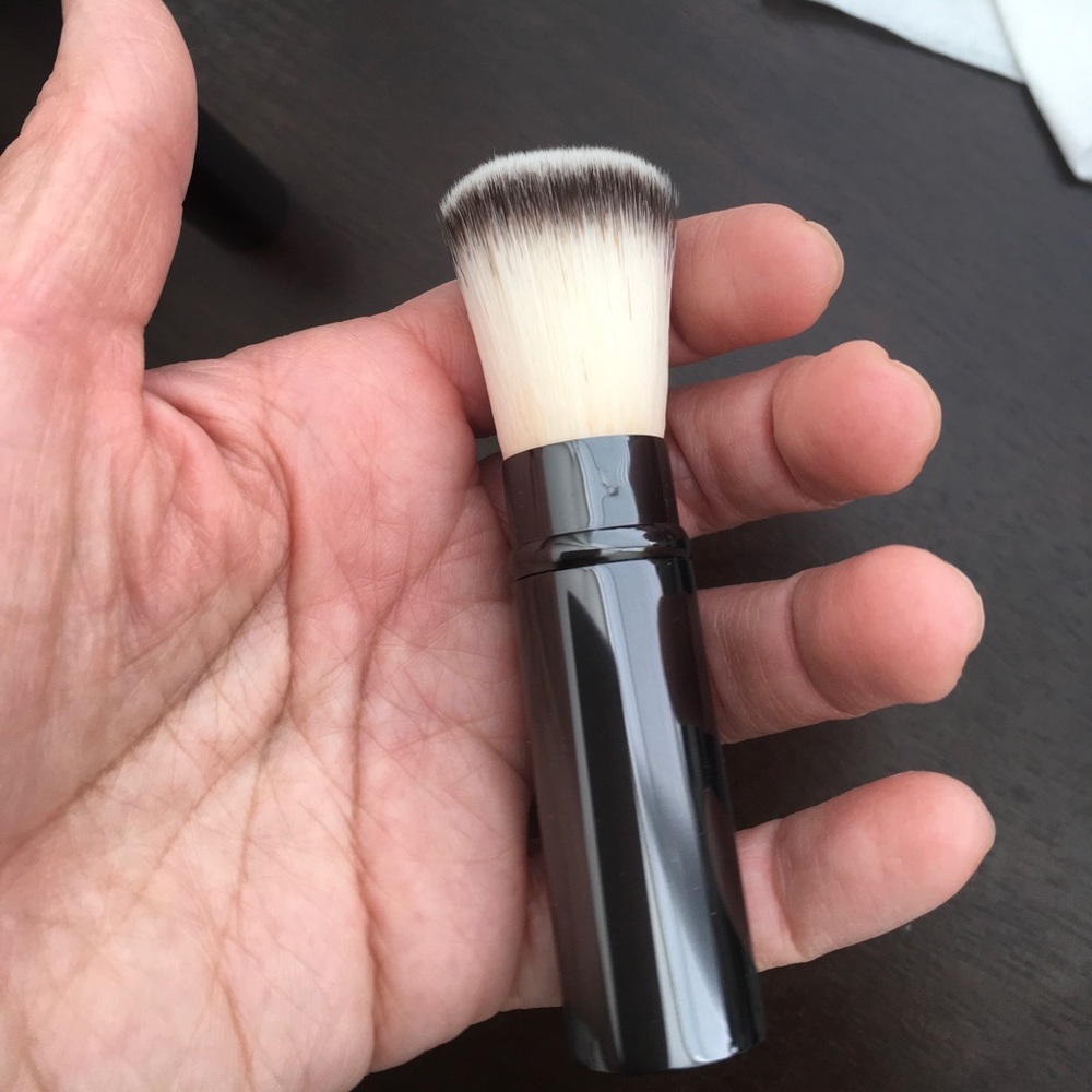 Chantecaille retractable travel face brush